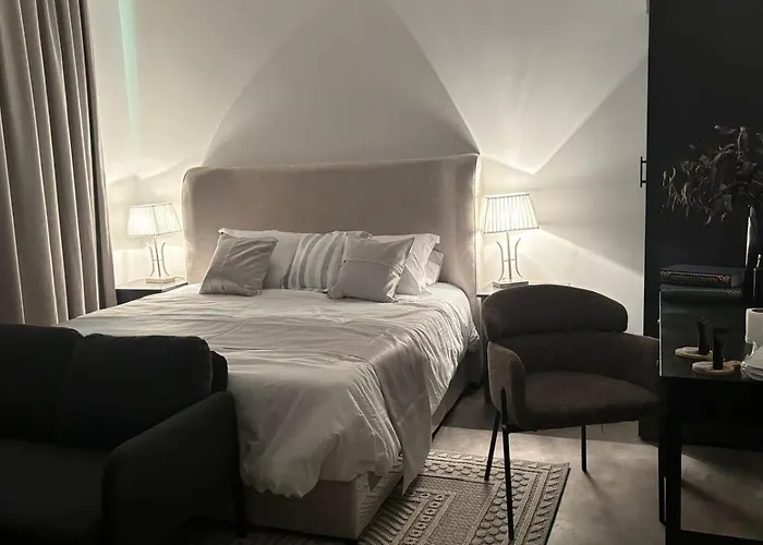استديو هادئ انيق شمال الرياض Quiet, Elegant Studio With Self-Entry